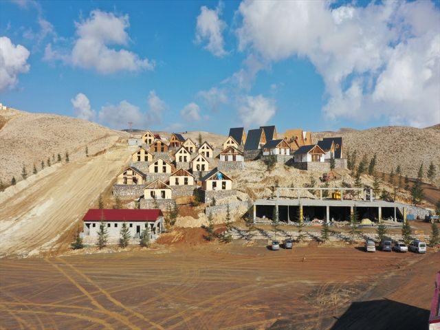 Kahramanmaraş'taki Yedikuyular Kayak Merkezinin altyapısı yeni sezona hazır