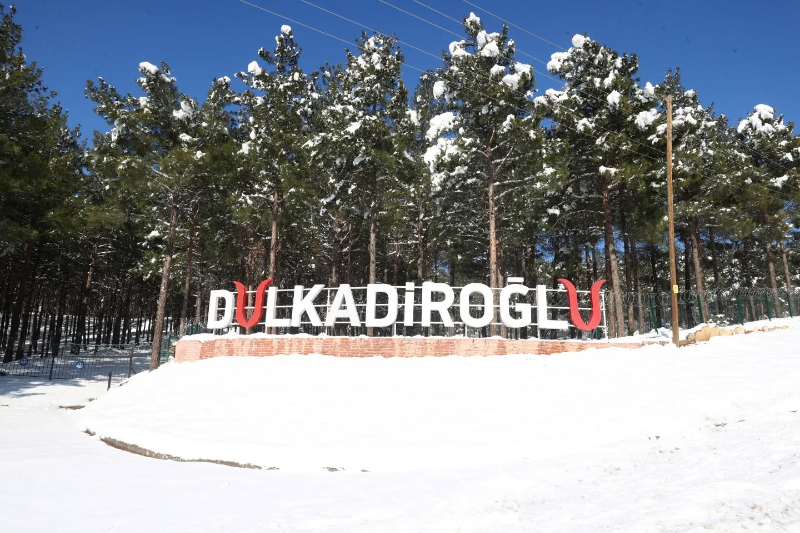DULKADİROĞLU'NDA KAR MANZARASI