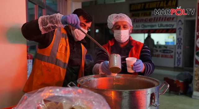 Büyükşehir’den Yürekleri Isıtan Sıcak Çorba İkramı