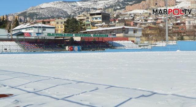 Kahramanmaraş’ta futbol müsabakalarına kar engeli