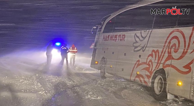Kahramanmaraş’ta yolcu otobüsü mahsur kaldı