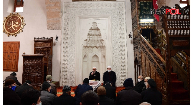 Tüm Camilerde Mevlid-i Şerif Okundu