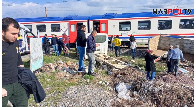 Kahramanmaraş’ta kamyonet yolcu trenine çarptı:2 yaralı