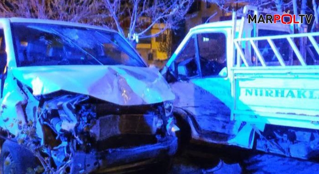 Kahramanmaraş’ta minibüs ile kamyonet çarpıştı: 2 yaralı