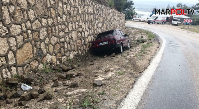 Kahramanmaraş’ta otomobil istinat duvarına çarptı: 2 yaralı
