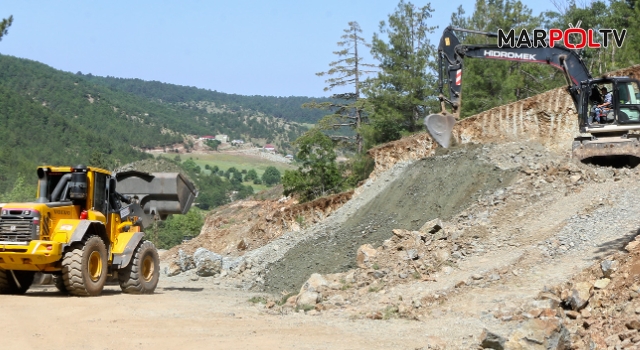 Büyükşehir Belediyesi, yol bakım çalışmalarına devam ediyor