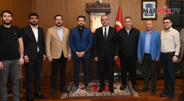 Başkan Güngör’den Ünlü İsimlere Kültür Yayınları Hediyesi