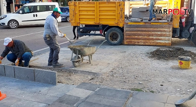 Göksun'da işlek caddelerinde yaya geçitleri yenilendi