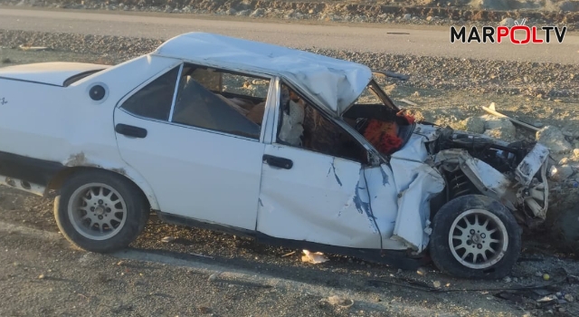 Kahramanmaraş’ta otomobil yol kenarındaki kayaya çarptı: 7 yaralı