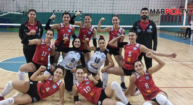 Alpedo Kahramanmaraş Kadın Voleybol Takımı 4'te 4 Yaptı