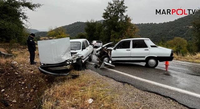 Andırın’da iki otomobil çarpıştı: 2 yaralı