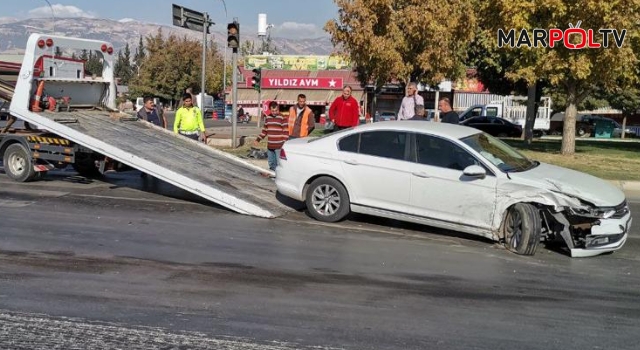 Kahramanmaraş'ta iki otomobil kafa kafaya çarpıştı: 1 yaralı