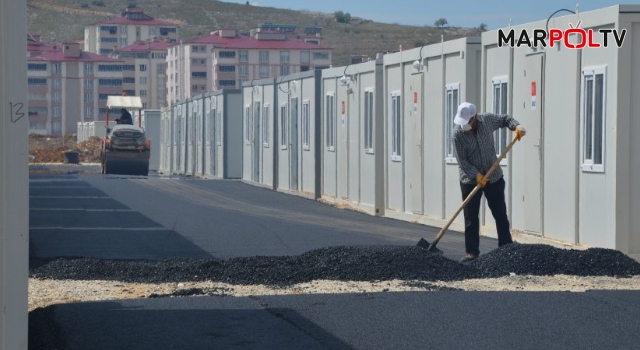 Afşin Belediyesi Tarafından Konteyner Kentin Asfalt Çalışması Yapılıyor