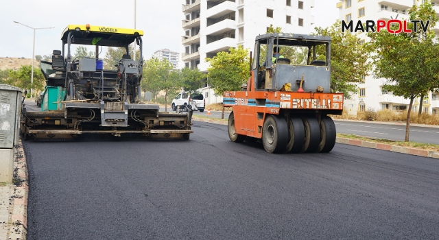 Adil Erdem Bayazıt Caddesi’nde Asfalt Serimi Sürüyor