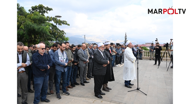 Filistin’de Hayatını Kaybedenler İçin Gıyabi Cenaze Namazı Kılındı