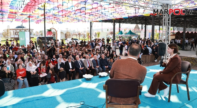 EXPO 2023 Kitap Fuarı’na katılan Rabia Birsen Göğercin, depremzedelere umut aşıladı