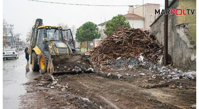 Odun Ambarları ve Küçük Sanayi Sitesi Hafriyat Atıklarından Temizleniyor