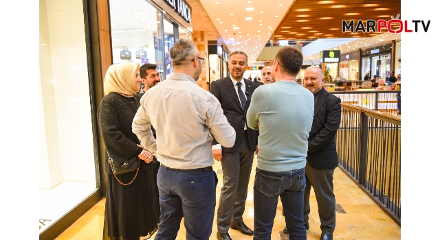 Hanifi Toptaş, Piazza AVM’de Vatandaşlarla Bir Araya Geldi