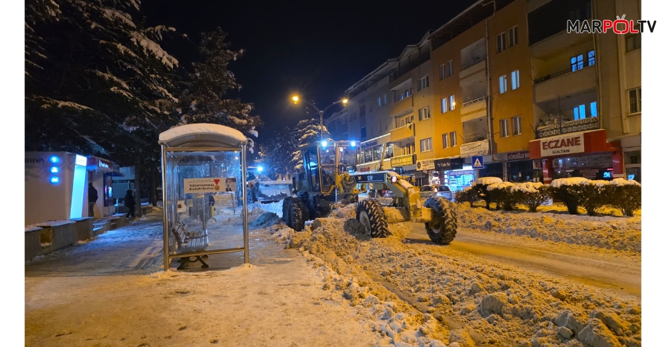 Kahramanmaraş’ta Son Yılların En Sert Kışı Yaşanıyor; Büyükşehir Tüm İmkanlarıyla Sahada