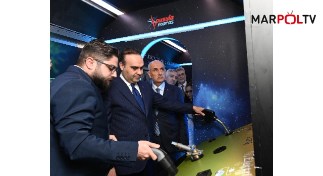 Bakan Kacır’dan Büyükşehir’in Bilim Otobüsü’ne Övgü