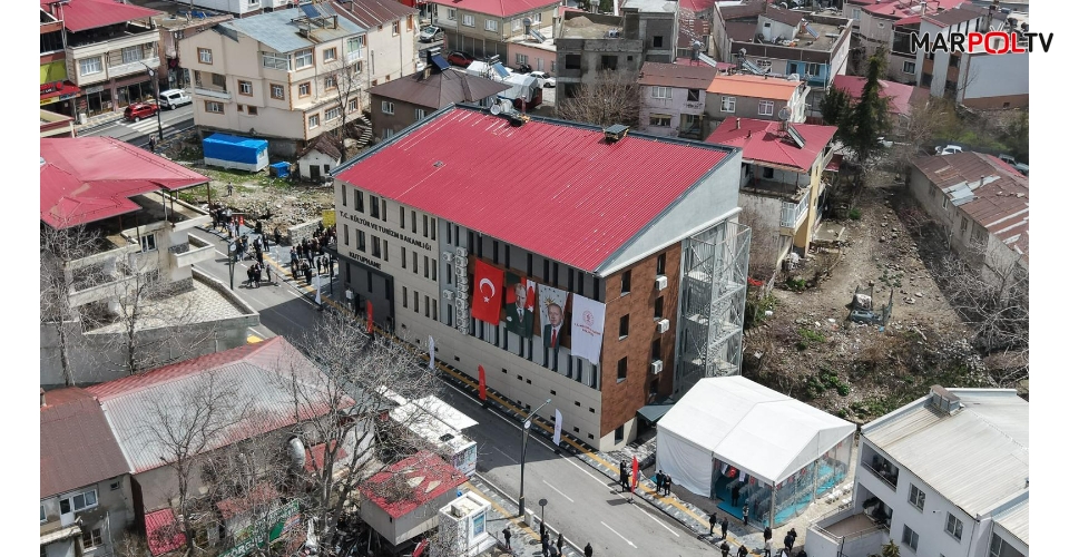 Andırın Şehit Astsubay Ömer Halisdemir İlçe Halk Kütüphanesi Hizmete Açıldı