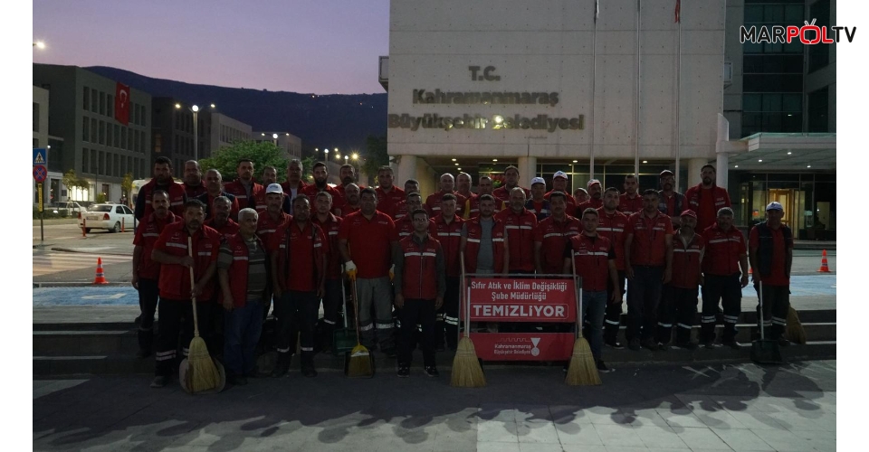 Büyükşehir, Bayram Öncesi Sahada Temizlik Uygulamalarını Kesintisiz Sürdürüyor