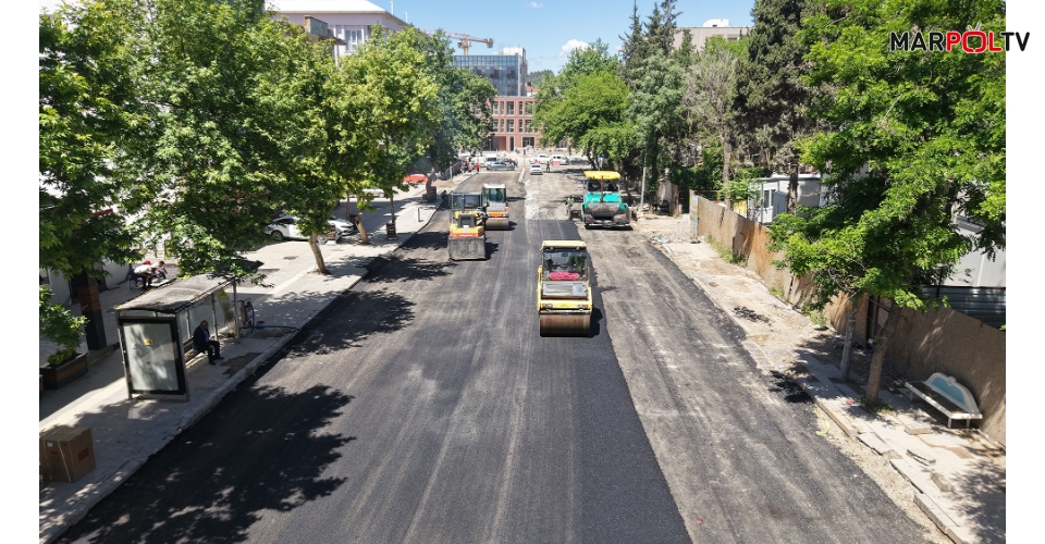 Büyükşehir, Cahit Zarifoğlu Caddesi’nde Asfalt Serimine Başladı