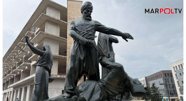 Kıbrıs Meydanı’ndaki Anıt Yeniden Ait Olduğu Yerde