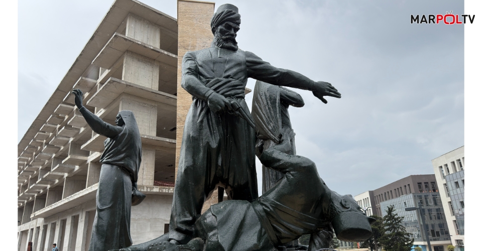 Kıbrıs Meydanı’ndaki Anıt Yeniden Ait Olduğu Yerde