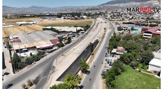 Sanayi Kavşağı’nda Sıcak Asfalt Serimi Gerçekleştiriliyor