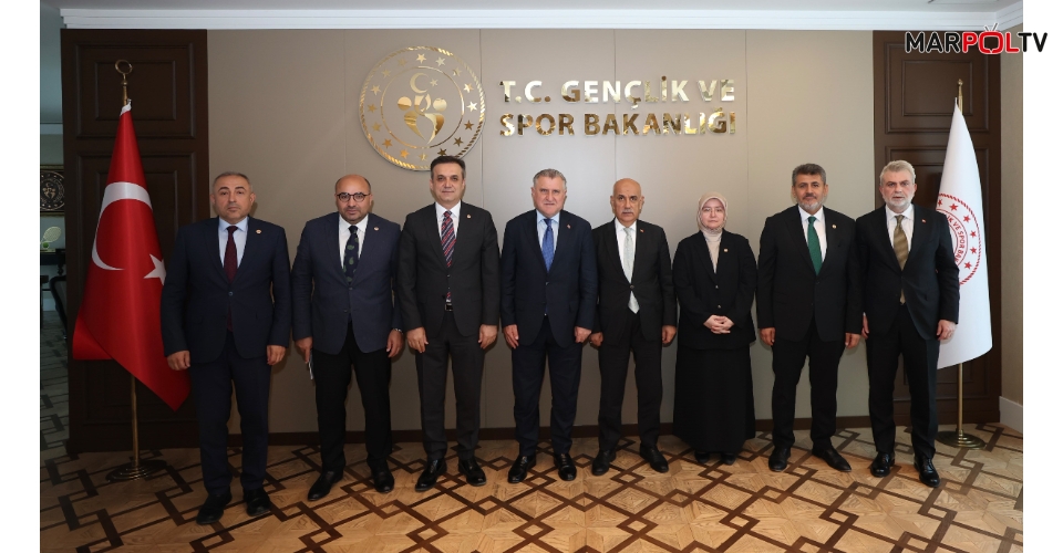 AK Parti Kahramanmaraş Heyeti Gençlik ve Spor Bakanı Bak ile Bir Araya Geldi