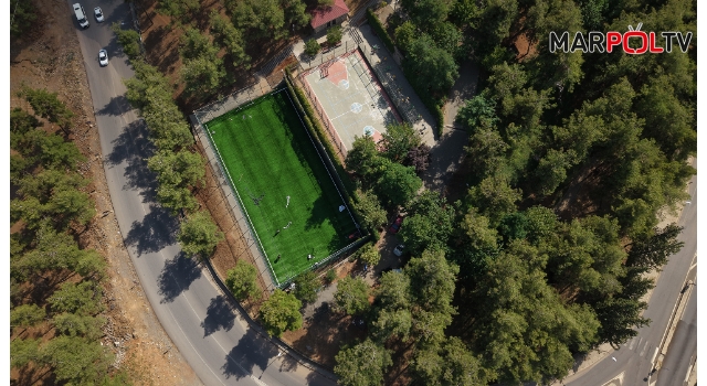 Büyükşehir, Türkoğlu’ndaki Halı Sahayı Yenileyerek Gençlere Kazandırıyor