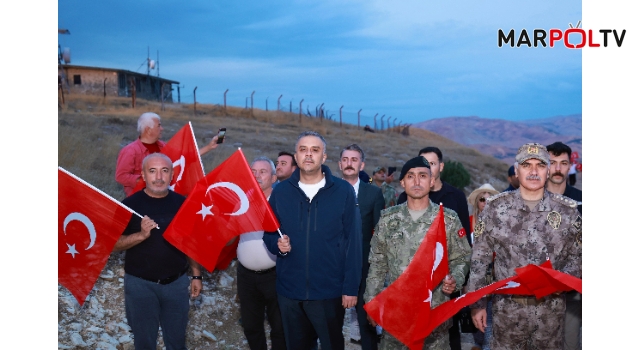 Dünyanın en büyük Türk bayrağında anlamlı 30 Ağustos Bayrağa Saygı Yürüyüşü