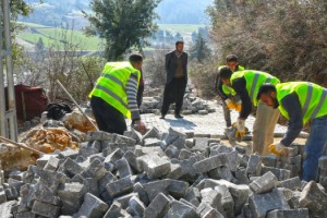 Andırın’da Mahalle Yolları Yenileniyor