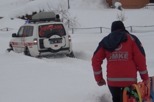 Evinde rahatsızlanan kalp hastasına paletli ambulansla ulaşıldı