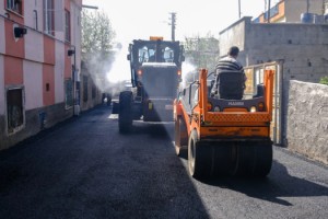 DULKADİROĞLU’NDA ASFALT ÇALIŞMALARI HIZ KAZANDI