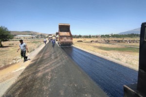 Büyükşehir Onikişubat’taki Grup Yollarını Yeniliyor