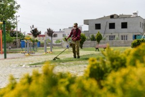 DULKADİROĞLU’NDA PARK VE BAHÇELER YAZA HAZIR