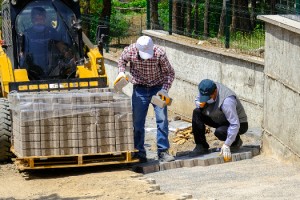 DULKADİROĞLU’NDAN GÜZELYURT MAHALLESİNE KİLİT PARKE