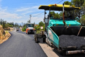 Kadıoğluçiftliği’nin Yolu Asfaltlanıyor