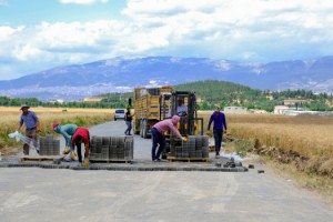 DULKADİROĞLU’NDA SOKAK İYİLEŞTİRME ÇALIŞMALARI DEVAM EDİYOR