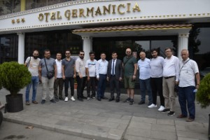UGİYAD’da Başkan Kenan Onaran Güven Tazeledi!