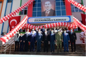 DULKADİROĞLU’NDAN KIRTASİYE YARDIMI