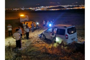 Kahramanmaraş’ta hafif ticari araç koyun sürüsüne çarptı