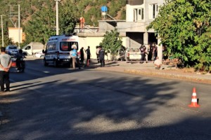 Kamyonet beton direğe çarptı: 1 ölü 4’ü çocuk 5 yaralı