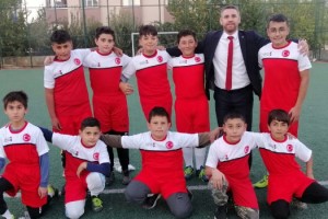 Genç Futbolculardan Başkan Güngör’e Forma Teşekkürü