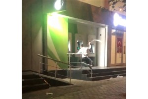 Kahramanmaraş’ta ATM’ye kartını kaptıran genç çılgına döndü