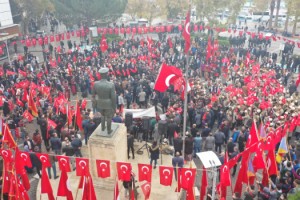 Güngör: “Türk Bayrağı Ümmetin Ümididir”