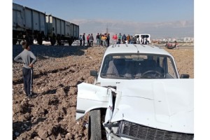 Kahramanmaraş’ta yük treni ile otomobil çarpıştı