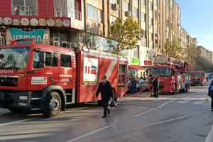 Kahramanmaraş’ta iş merkezinde yangın